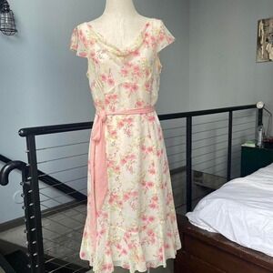 Absolutely STUNNING silk baby pink and white floral Ann Taylor dress